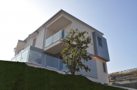 CONTEMPORARY HOUSE