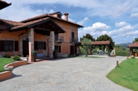 RUSTIC FARMHOUSE